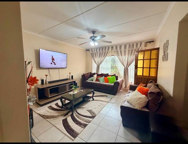 3 BEDROOM PROPERTY TO RENT IN RESERVOIR HILLS